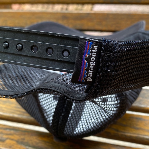 Patagonia faded Black SnapBack Hat 6 panel mesh back cap - Picture 7 of 15